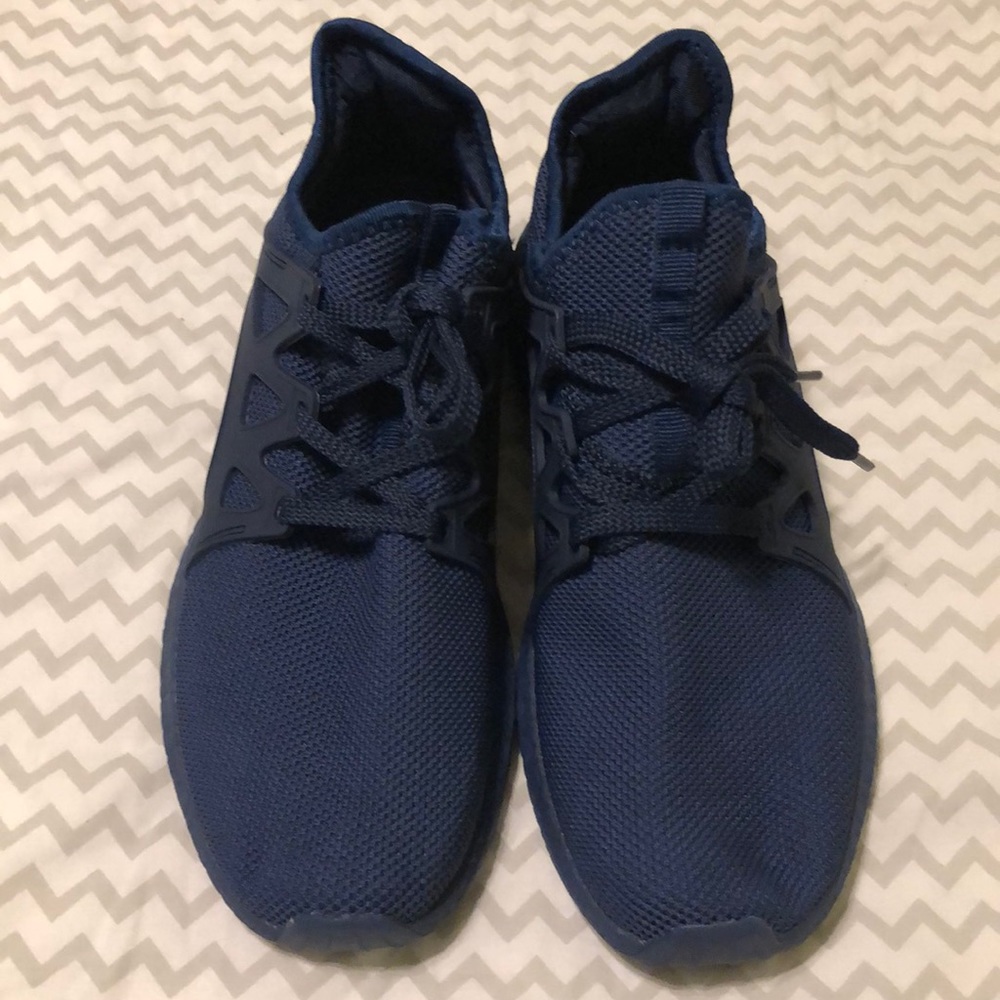Feetmat NWT Navy running shoes size 12